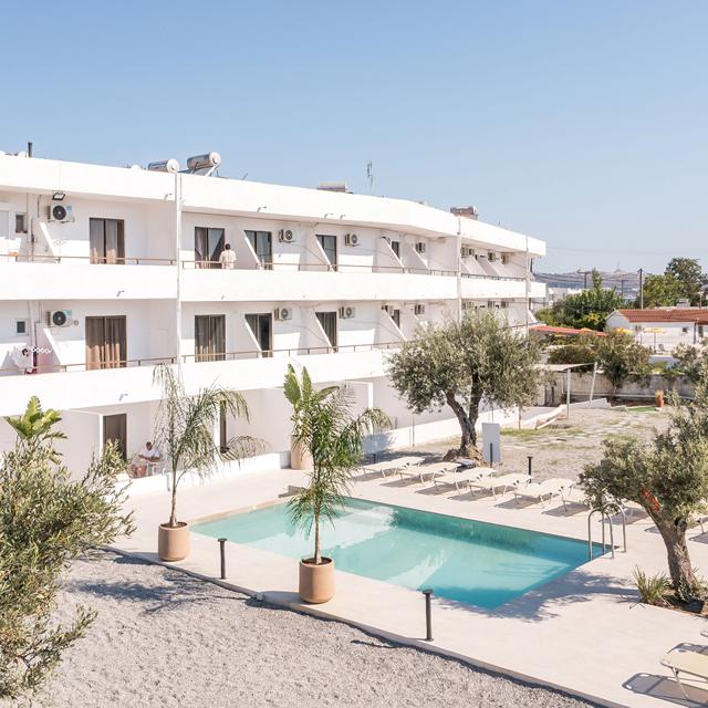 Nikos B&B