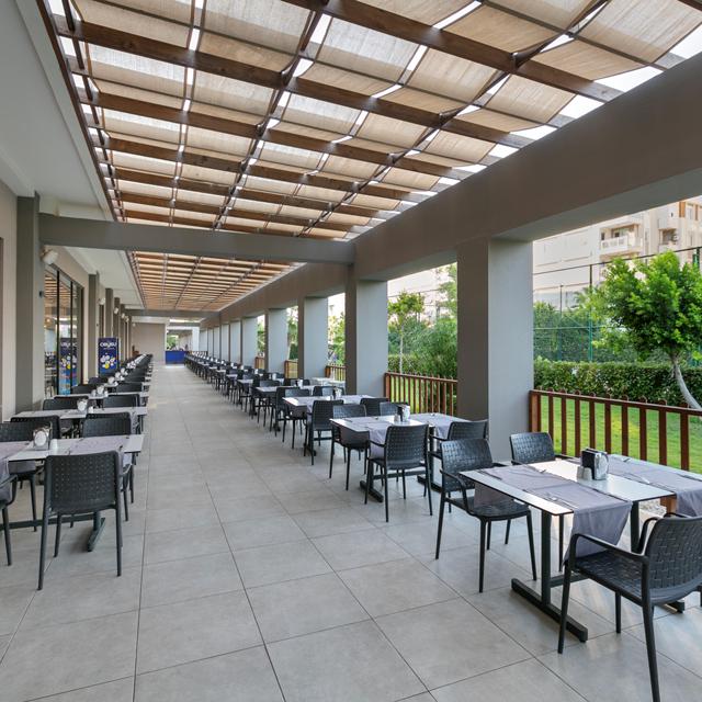 Hotel Greenwood Suites