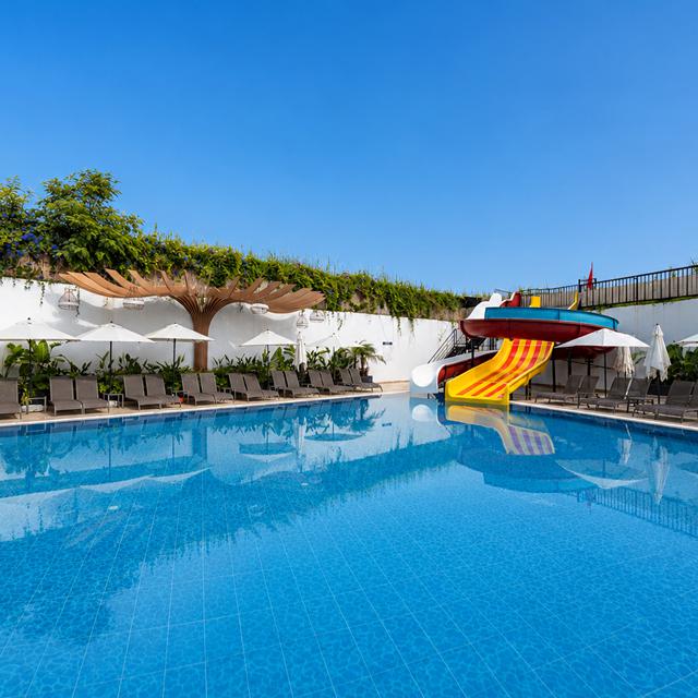 Q Ella Beach Hotel